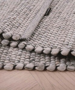 Tappeto in lana Lett - Grigio chiaro - close up vouw, thumbnail Tappeto in lana Lett - Grigio chiaro - close up vouw, thumbnail
