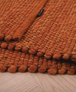 Tappeto in lana Lett - Cognac - close up vouw, thumbnail