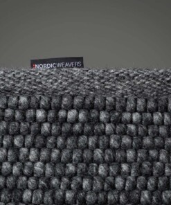 Tappeto in lana Lett - Grigio scuro - close up zijkant, thumbnail Tappeto in lana Lett - Grigio scuro - close up zijkant, thumbnail