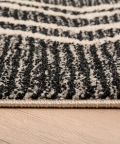 Tappeto berbero Beni Ouarain Bahij - Antracite/Nero - close up zijkant, thumbnail Tappeto berbero Beni Ouarain Bahij - Antracite/Nero - close up zijkant, thumbnail