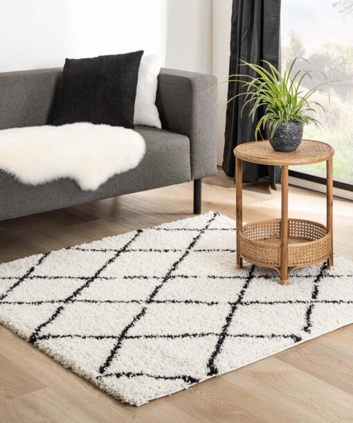 Tappeto a rombi quadrato a pelo lungo Habitat - Bianco/Nero - sfeer