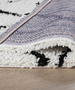 Tappeto a rombi quadrato a pelo lungo Habitat - Bianco/Nero - close up vouw, thumbnail Tappeto a rombi quadrato a pelo lungo Habitat - Bianco/Nero - close up vouw, thumbnail