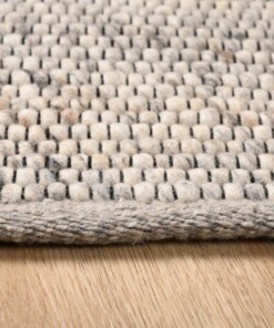 Tappeto quadrato in lana Lett - Grigio chiaro - close up, thumbnail Tappeto quadrato in lana Lett - Grigio chiaro - close up, thumbnail