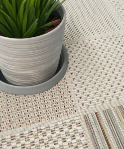 Tappeto da esterno a quadri - Lyra crema/multi - close up, thumbnail
