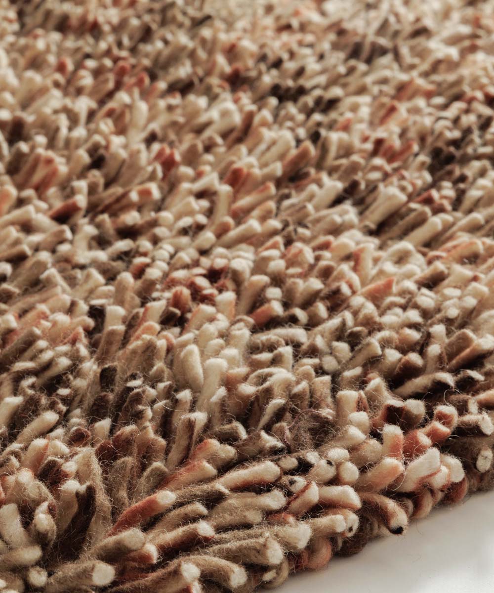 Tappeto in lana a pelo alto - Aurelia terracotta - close up Tappeto in lana a pelo alto - Aurelia terracotta - close up