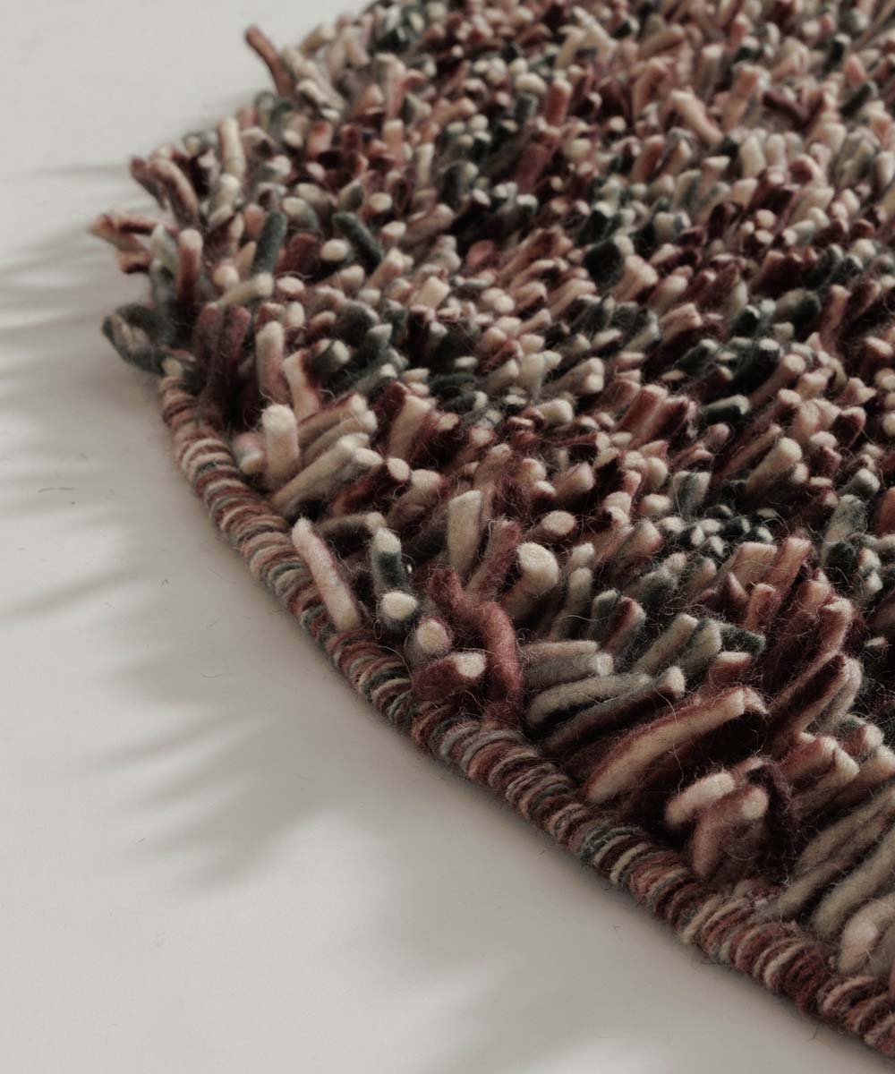 Tappeto rotondo in lana - Aurelia viola - close up Tappeto rotondo in lana - Aurelia viola - close up