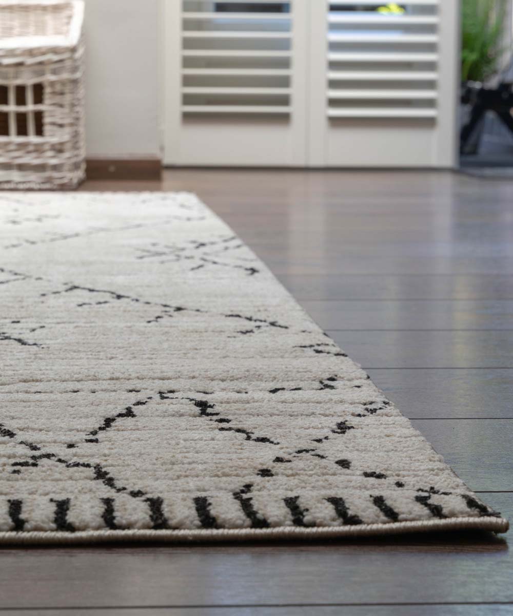 Tappeto berbero Beni Ouarain Sufian - Crema/Nero - close up Tappeto berbero Beni Ouarain Sufian - Crema/Nero - close up