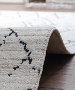 Tappeto berbero Beni Ouarain Sufian - Crema/Nero - close up, thumbnail Tappeto berbero Beni Ouarain Sufian - Crema/Nero - close up, thumbnail