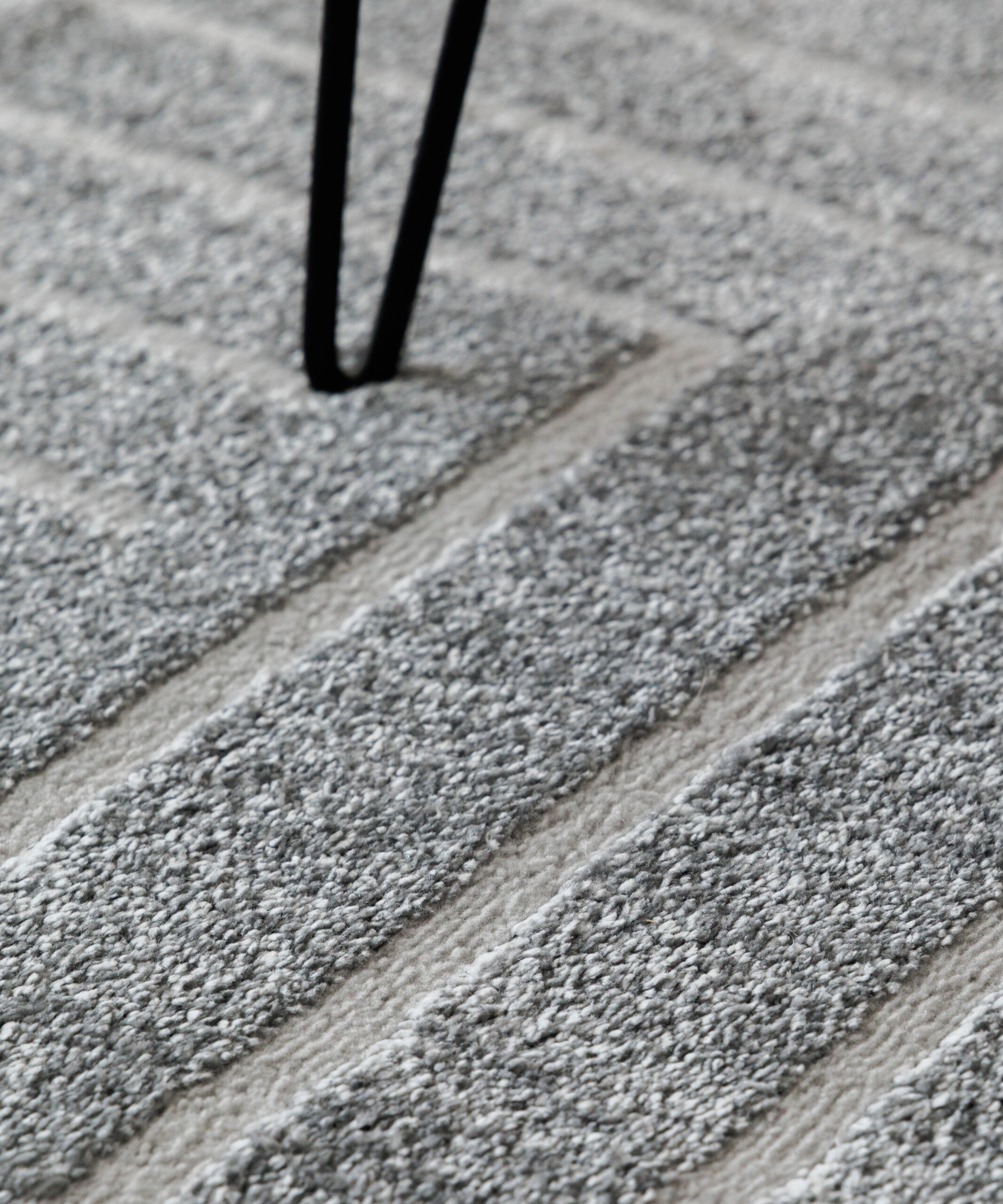 Tappeto stile scandinavo rotondo - Contour Edge Grigio - close up Tappeto stile scandinavo rotondo - Contour Edge Grigio - close up