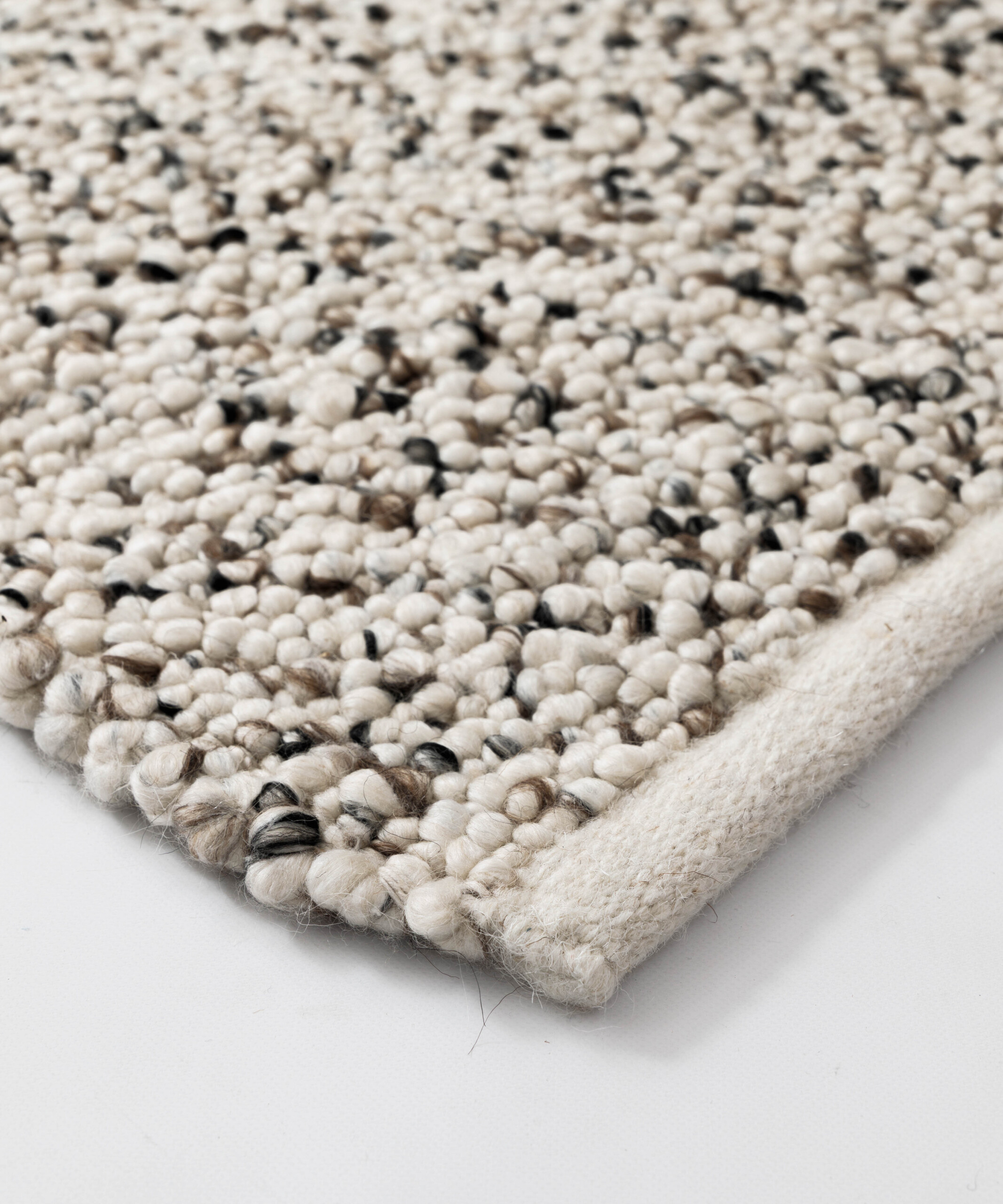 Tappeto in lana - Bergull avorio/nero - close up Tappeto in lana - Bergull avorio/nero - close up