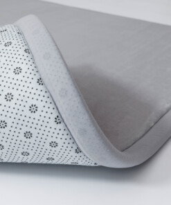 Tappeto gioco bambini - Pluffy grigio chiaro - close up, thumbnail